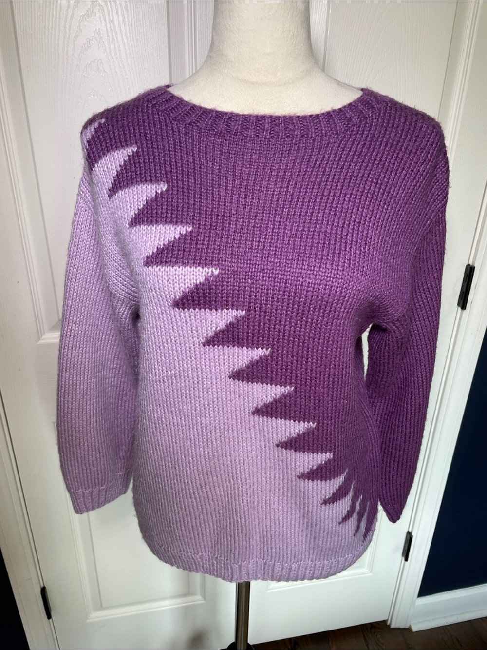 Vintage 80s Hand Knit Purple Colorblock Sweater Sawtooth Pullover M